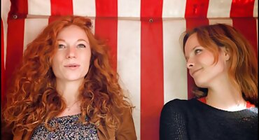 phim sex gay già BandugUgan có sinh viên đeo kính trong studio. phim sex mỹ đen